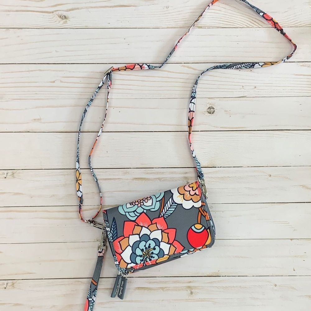 2 piece Vera Bradley Tropical Evening Lighten Up - Picture 5 of 8